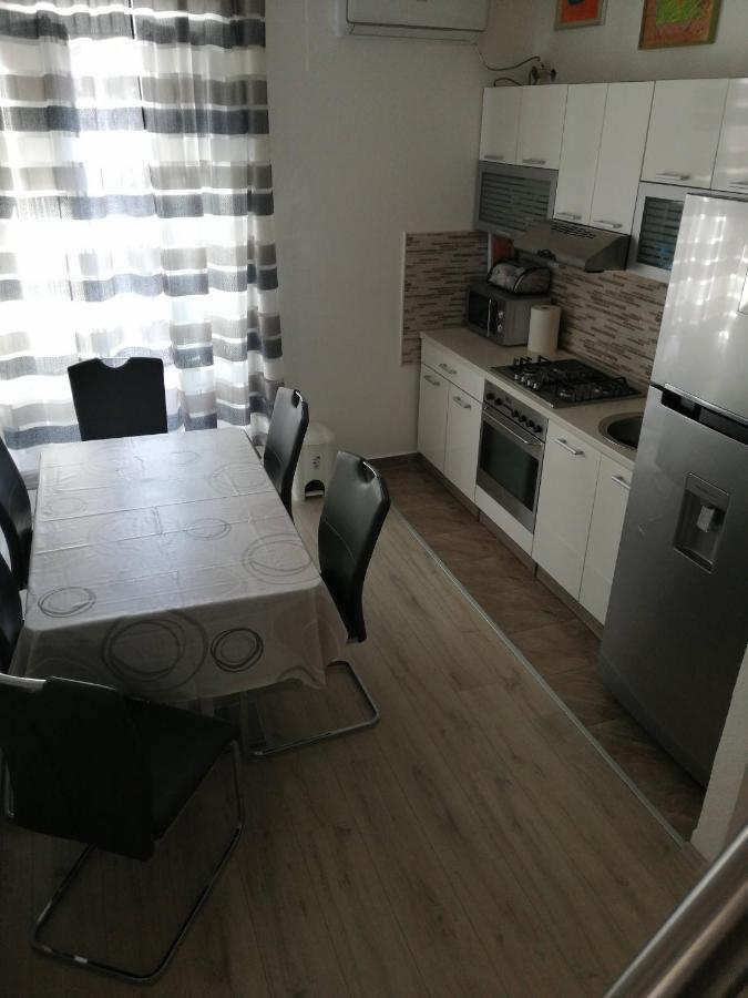 Centar Njivice Leilighet Eksteriør bilde