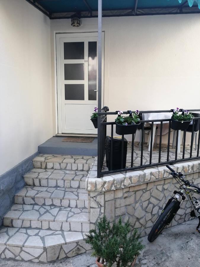 Centar Njivice Leilighet Eksteriør bilde